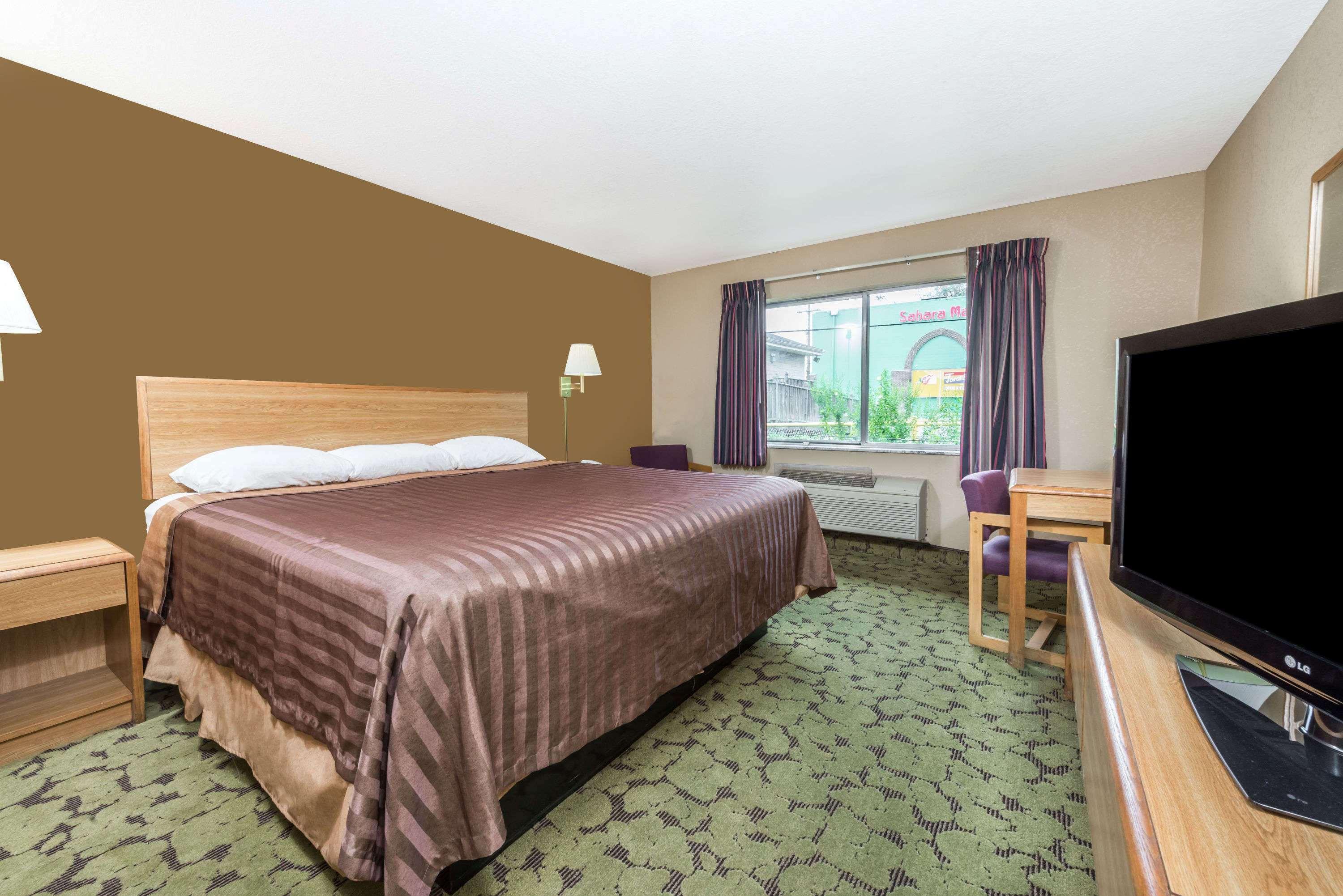 Travelodge By Wyndham Bloomington Exterior foto