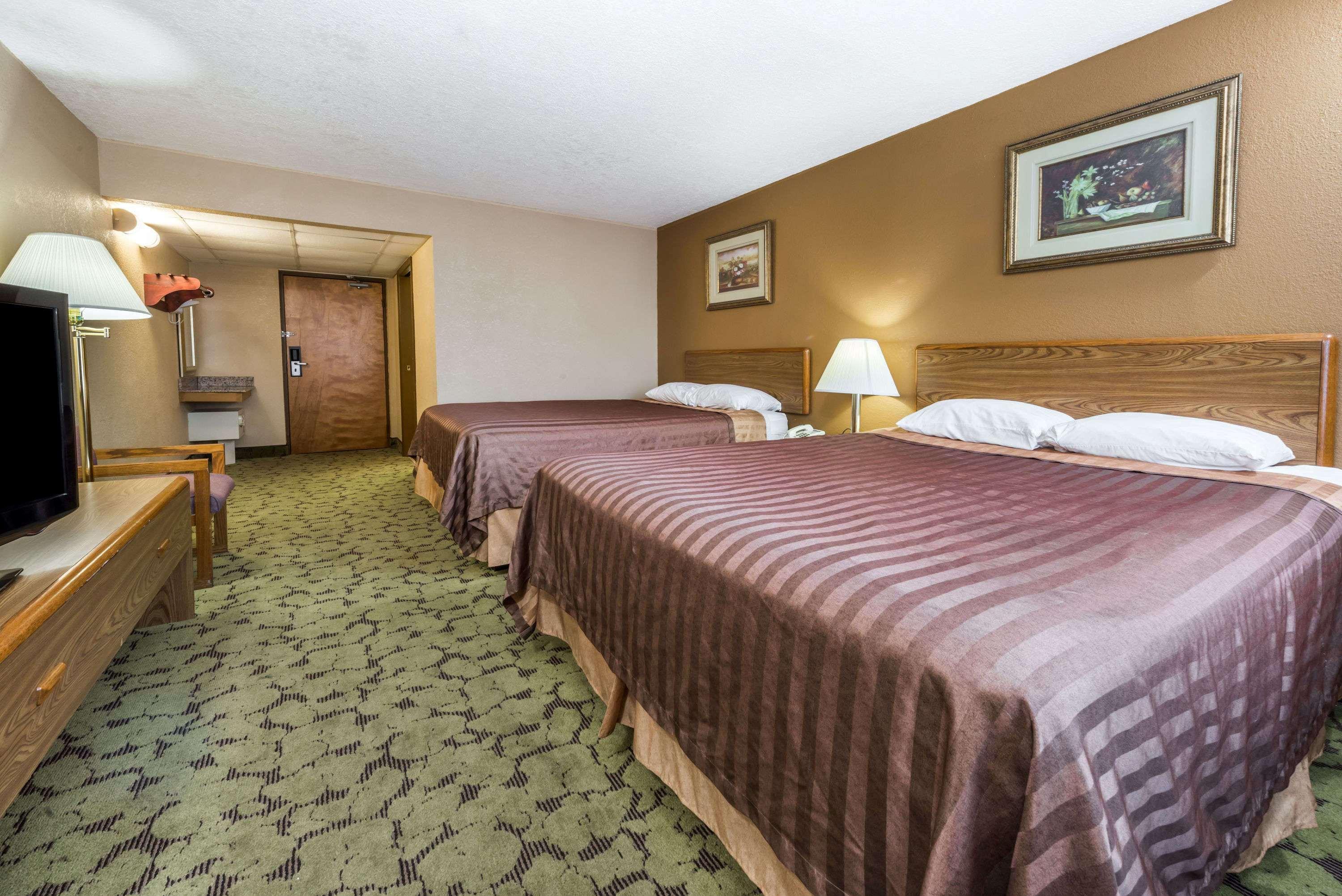 Travelodge By Wyndham Bloomington Exterior foto