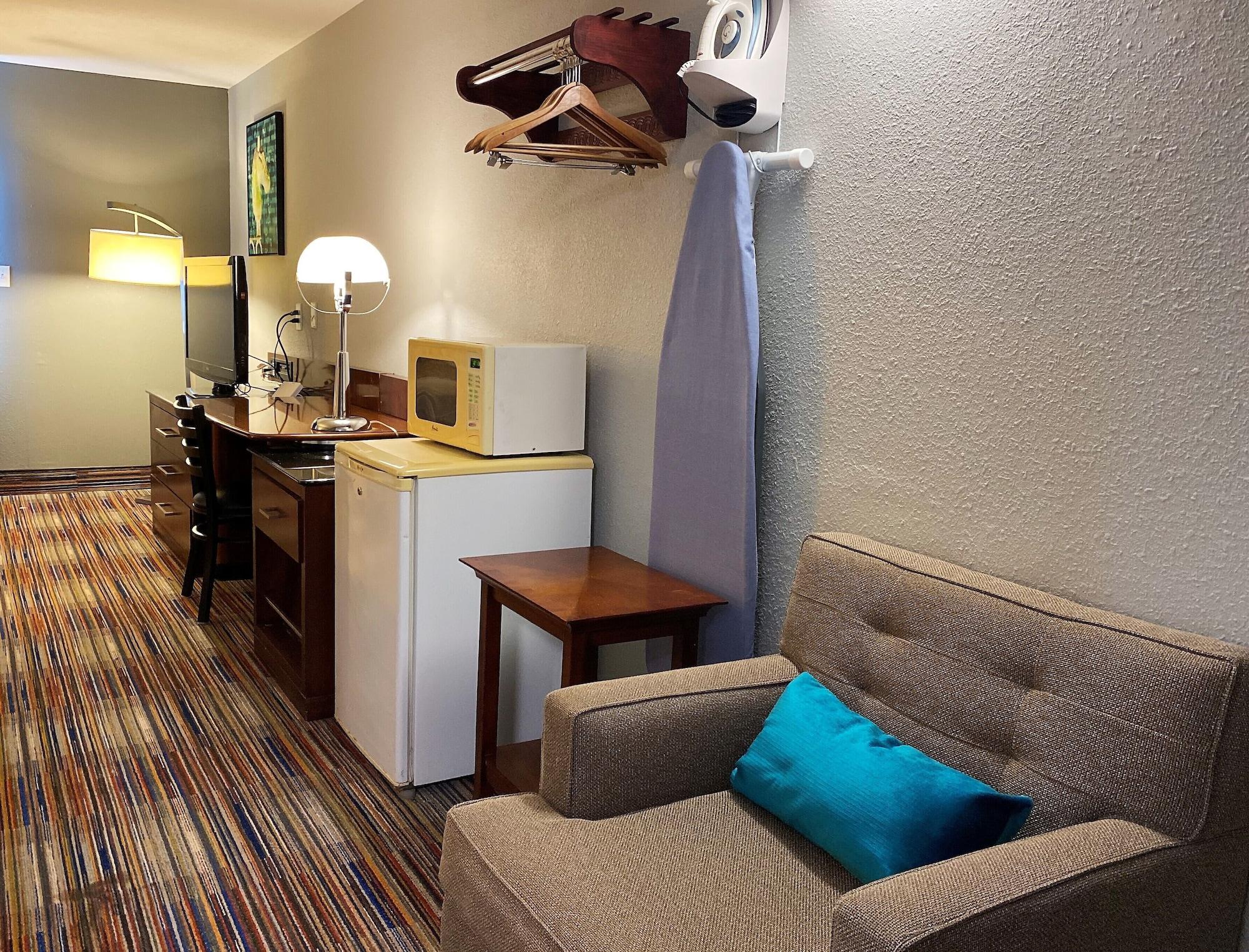 Travelodge By Wyndham Bloomington Exterior foto
