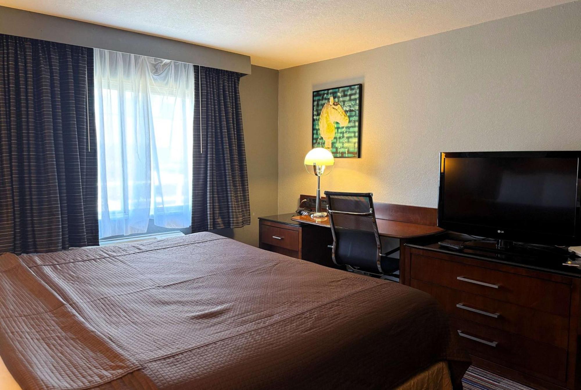 Travelodge By Wyndham Bloomington Exterior foto